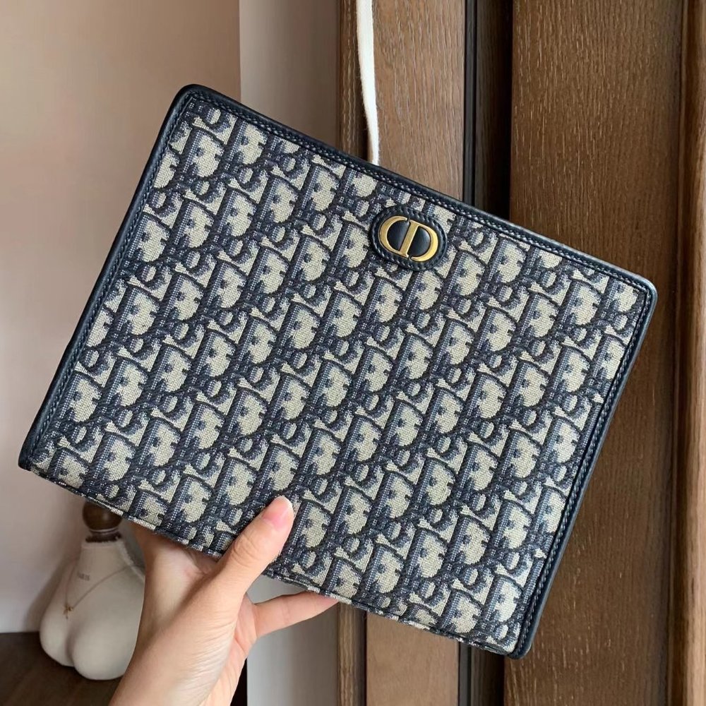 Dior 30 MONTAIGNE POUCH